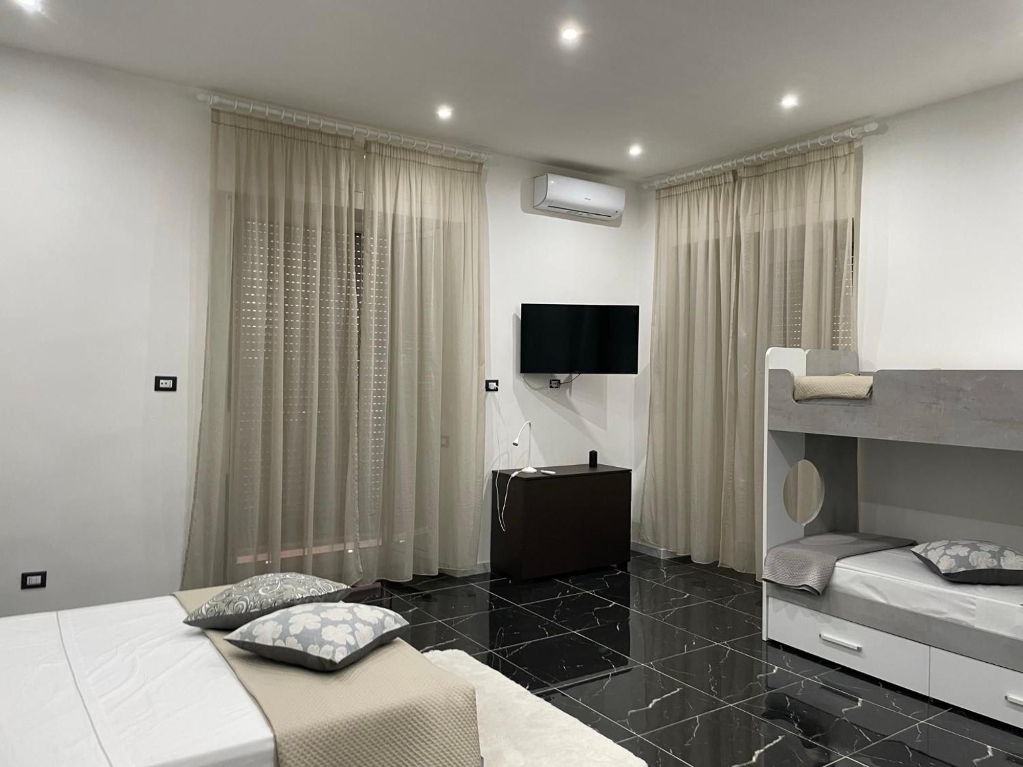 Ludben House Hotel Napoli Bagian luar foto